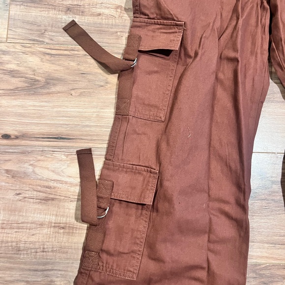 Brand new wide leg cargo pants - Picture 8 of 9